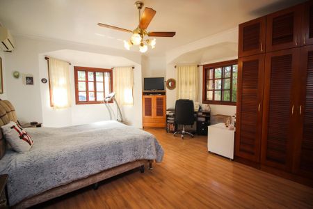 Casa à venda com 253m², 2 quartos e 10 vagas Casa à venda com 253m², 2 quartos e 10 vagasSuíte 2