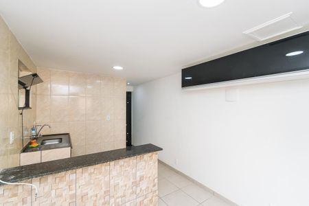 Casa de condomínio para alugar com 40m², 1 quarto e sem vagaSala