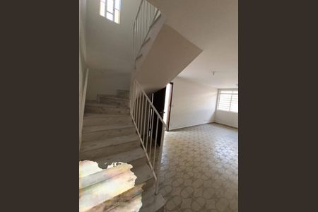 Casa à venda com 156m², 3 quartos e 2 vagas Casa à venda com 156m², 3 quartos e 2 vagasFoto 02