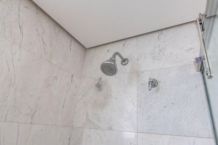 Apartamento para alugar com 343m², 4 quartos e 5 vagasBanheiro da suíte 2