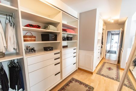 Apartamento para alugar com 343m², 4 quartos e 5 vagasCloset da suíte 1