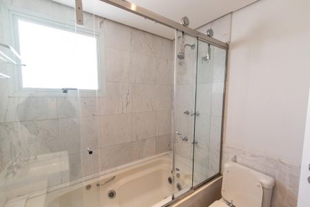 Apartamento para alugar com 343m², 4 quartos e 5 vagasBanheiro da suíte 2