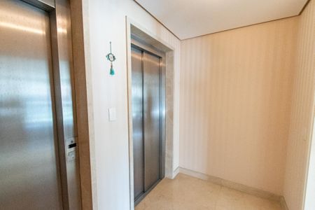 Apartamento para alugar com 343m², 4 quartos e 5 vagasHall exclusivo elevador