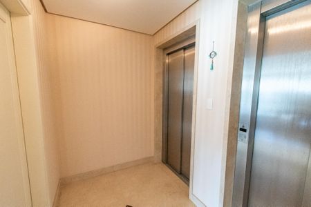 Apartamento para alugar com 343m², 4 quartos e 5 vagasHall exclusivo elevador