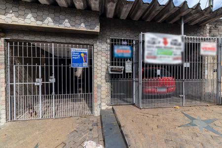 Casa à venda com 150m², 2 quartos e 3 vagasFachada e Placa