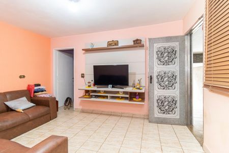 Casa à venda com 150m², 2 quartos e 3 vagasSala