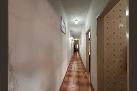 Casa à venda com 170m², 3 quartos e 4 vagasCorredor
