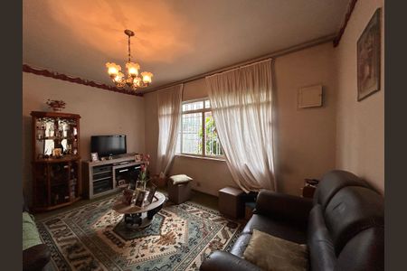 Casa à venda com 170m², 3 quartos e 4 vagasSala