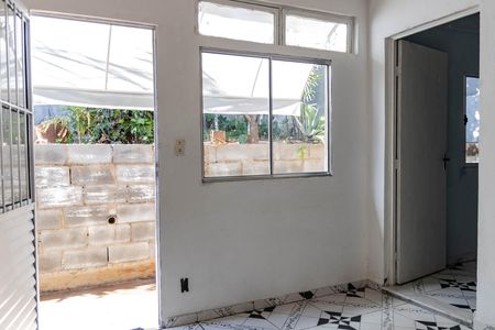 Casa para alugar com 60m², 1 quarto e 1 vaga Casa para alugar com 60m², 1 quarto e 1 vagaSala