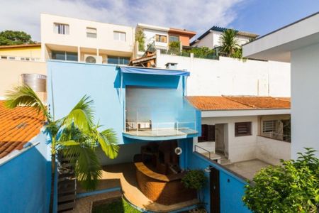 Casa à venda com 250m², 4 quartos e 3 vagas Casa à venda com 250m², 4 quartos e 3 vagasEdícula
