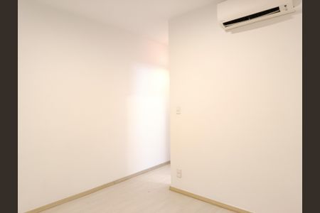 Casa à venda com 250m², 4 quartos e 3 vagas Casa à venda com 250m², 4 quartos e 3 vagasSuíte 2