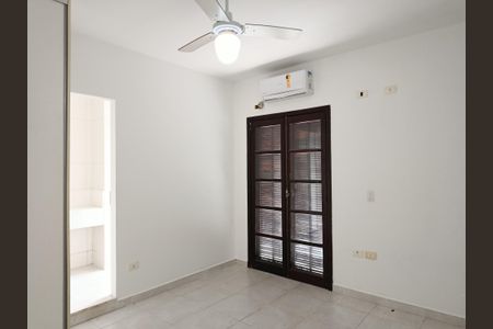 Casa à venda com 250m², 4 quartos e 3 vagas Casa à venda com 250m², 4 quartos e 3 vagasQuarto da Edícula