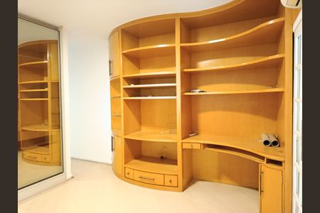 Casa à venda com 250m², 4 quartos e 3 vagas Casa à venda com 250m², 4 quartos e 3 vagasSuíte 1