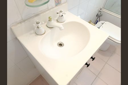 Casa à venda com 250m², 4 quartos e 3 vagas Casa à venda com 250m², 4 quartos e 3 vagasBanheiro da Suíte 2