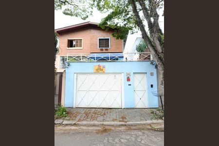 Casa à venda com 250m², 4 quartos e 3 vagas Casa à venda com 250m², 4 quartos e 3 vagasFachada