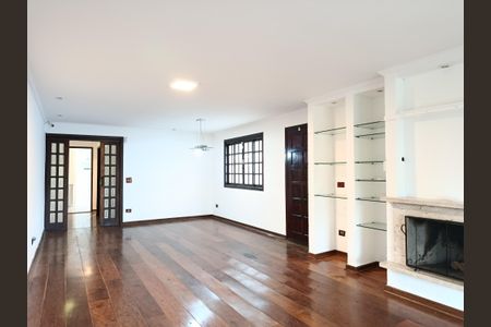 Casa à venda com 250m², 4 quartos e 3 vagas Casa à venda com 250m², 4 quartos e 3 vagasSala