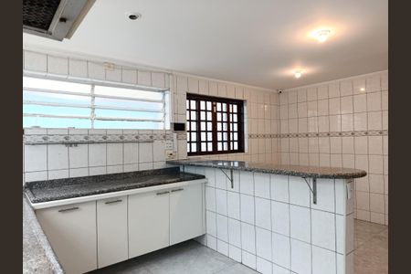 Casa à venda com 250m², 4 quartos e 3 vagas Casa à venda com 250m², 4 quartos e 3 vagasCozinha