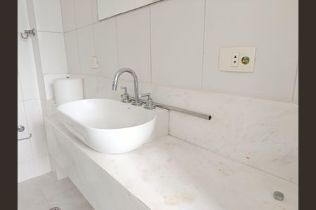 Casa à venda com 250m², 4 quartos e 3 vagas Casa à venda com 250m², 4 quartos e 3 vagasBanheiro da Edícula