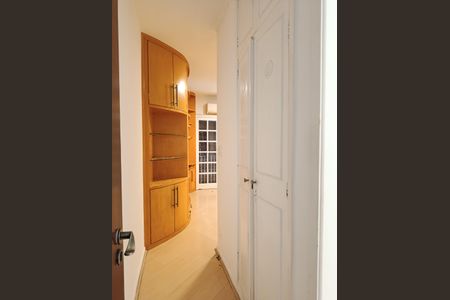 Casa à venda com 250m², 4 quartos e 3 vagas Casa à venda com 250m², 4 quartos e 3 vagasSuíte 1