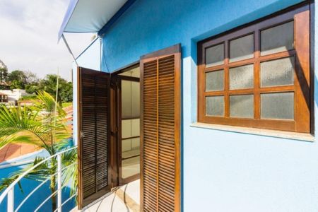 Casa à venda com 250m², 4 quartos e 3 vagas Casa à venda com 250m², 4 quartos e 3 vagasVaranda da Edícula