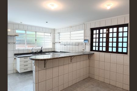 Casa à venda com 250m², 4 quartos e 3 vagas Casa à venda com 250m², 4 quartos e 3 vagasCozinha