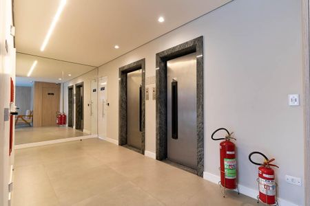 Apartamento à venda com 70m², 2 quartos e 1 vaga Apartamento à venda com 70m², 2 quartos e 1 vagaHall de Entrada