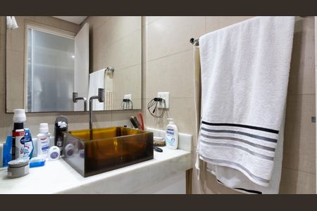 Apartamento à venda com 65m², 3 quartos e 2 vagasBanheiro da Suíte