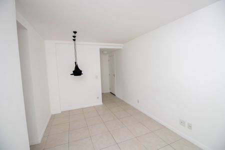 Sala de apartamento à venda com 2 quartos, 68m² em Recreio dos Bandeirantes, Rio de Janeiro