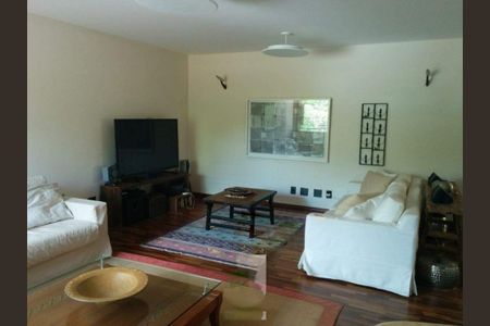 Casa de condomínio à venda com 440m², 5 quartos e 4 vagas