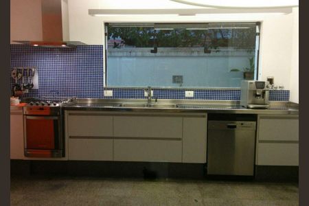 Casa de condomínio à venda com 440m², 5 quartos e 4 vagas