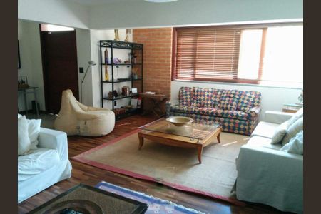 Casa de condomínio à venda com 440m², 5 quartos e 4 vagas