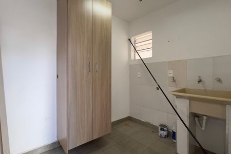 Casa à venda com 172m², 3 quartos e 2 vagasÁrea de Serviço