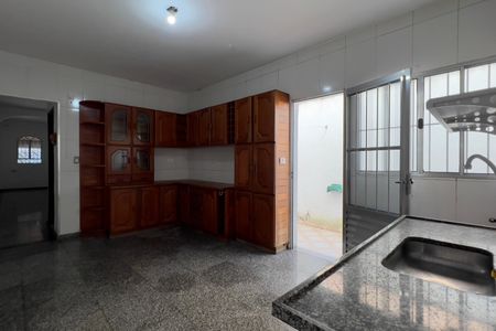 Casa à venda com 172m², 3 quartos e 2 vagasCozinha