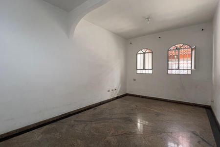 Casa à venda com 172m², 3 quartos e 2 vagasSala
