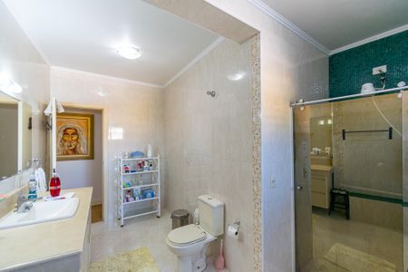 Casa à venda com 262m², 4 quartos e 2 vagasBanheiro da Suíte 2