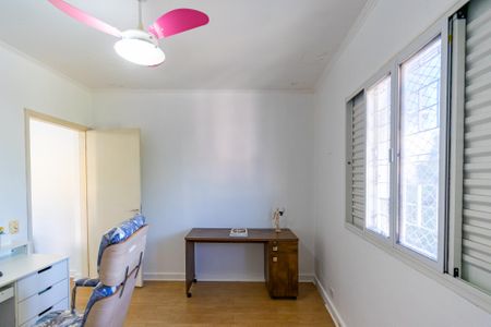 Casa à venda com 262m², 4 quartos e 2 vagasQuarto 