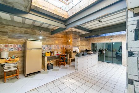 Casa à venda com 262m², 4 quartos e 2 vagasChurrasqueira