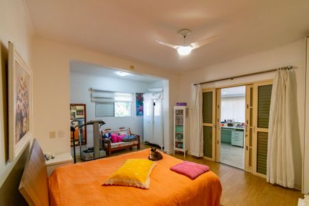 Casa à venda com 262m², 4 quartos e 2 vagasSuíte 2