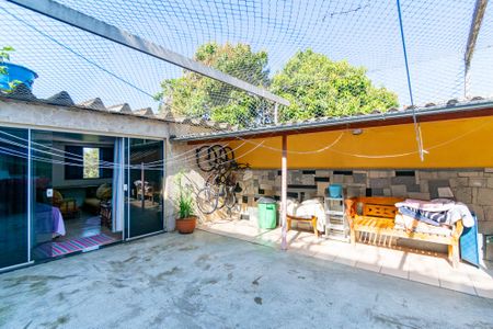 Casa à venda com 262m², 4 quartos e 2 vagasQuintal