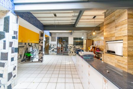 Casa à venda com 262m², 4 quartos e 2 vagasChurrasqueira