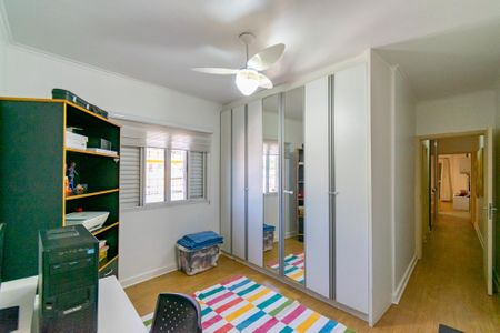 Casa à venda com 262m², 4 quartos e 2 vagasEscritório