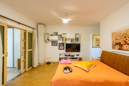 Casa à venda com 262m², 4 quartos e 2 vagasSuíte 2