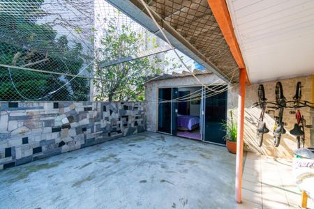 Casa à venda com 262m², 4 quartos e 2 vagasQuintal