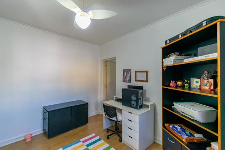 Casa à venda com 262m², 4 quartos e 2 vagasEscritório