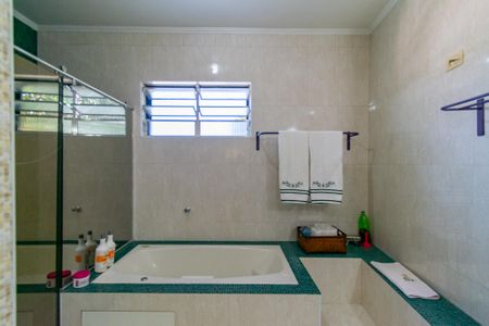 Casa à venda com 262m², 4 quartos e 2 vagasBanheiro da Suíte 2