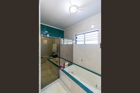 Casa à venda com 262m², 4 quartos e 2 vagasBanheiro da Suíte 2