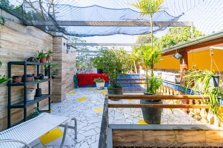 Casa à venda com 262m², 4 quartos e 2 vagasQuintal