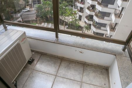 Apartamento à venda com 130m², 3 quartos e 2 vagas Apartamento à venda com 130m², 3 quartos e 2 vagasQuarto 1