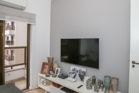 Apartamento à venda com 130m², 3 quartos e 2 vagas Apartamento à venda com 130m², 3 quartos e 2 vagasQuarto 1