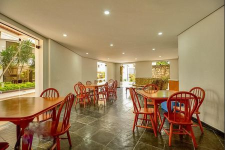 Apartamento à venda com 130m², 3 quartos e 2 vagas Apartamento à venda com 130m², 3 quartos e 2 vagasÁrea comum - Salão de festas